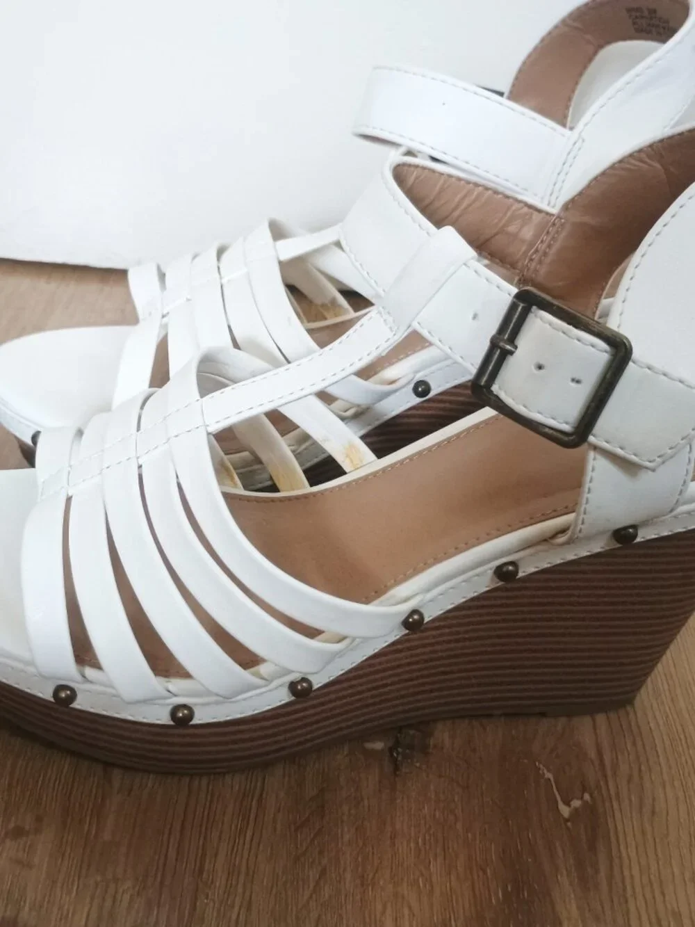 Report Women's White Strappy Platform Wedge Sandals Size 9 Ankle Strap